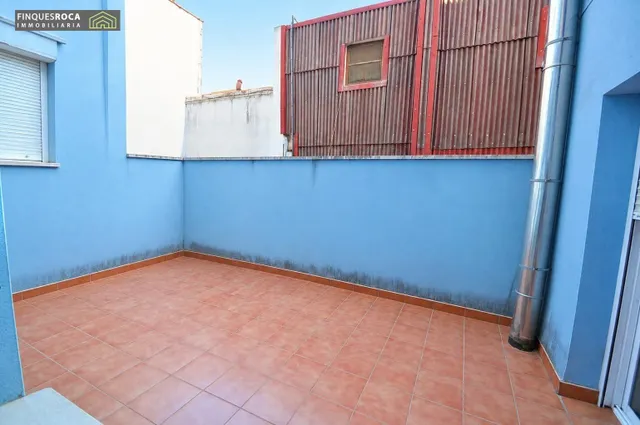 **AMPLIO PISO DE 3 habitaciones CON BALCÓN Y TERRAZA EN LA RÀPITA** — 7