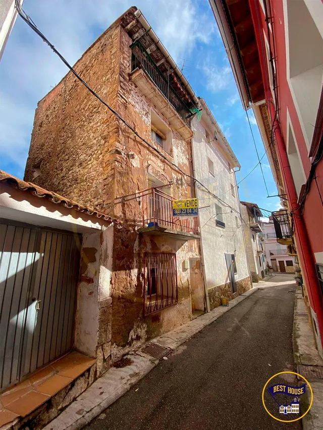 CASA A LA VENTA PARA REFORMAR EN BONICHES