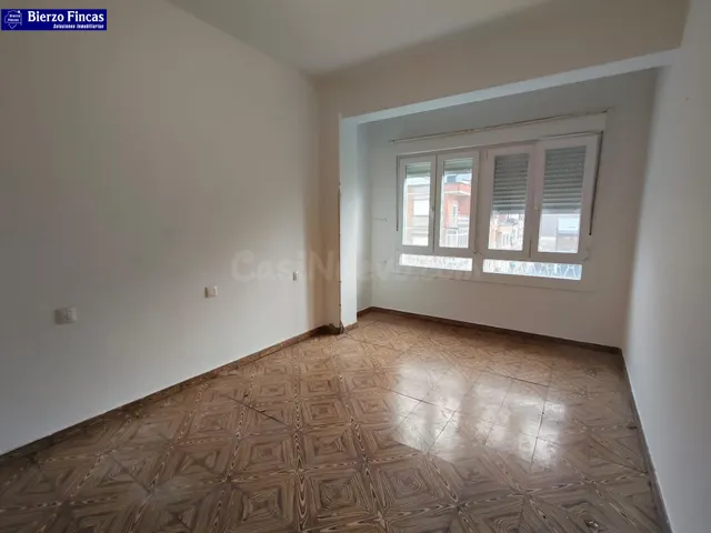 SE VENDE PISO CON ASCENSOR EN PONFERRADA