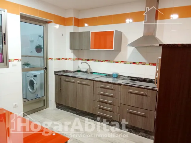 CASA REFORMADA CON TERRAZA Y GARAJE - foto 4