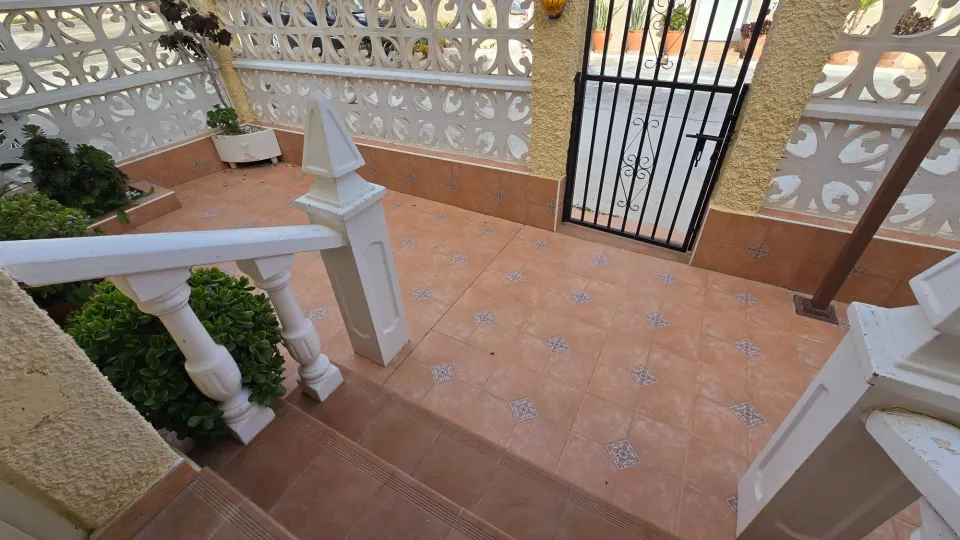 ¡Encantador Bungalow en San Fulgencio, listo para entrar a vivir! ✨