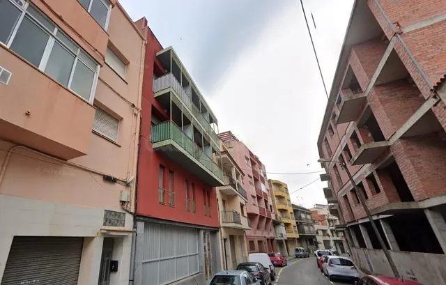 SE VENDE DÑPLEX OKUPADO en Calle Vicenc Bou Nº 3 Figueres ( - foto 3