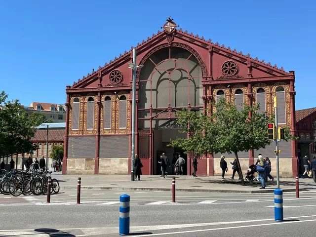 CASA JUNTO MERCAT DE SANT ANTONI — 26