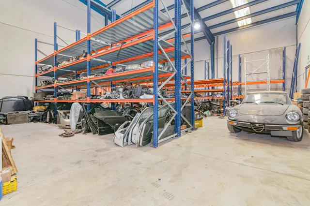 NAVE INDUSTRIAL — 11