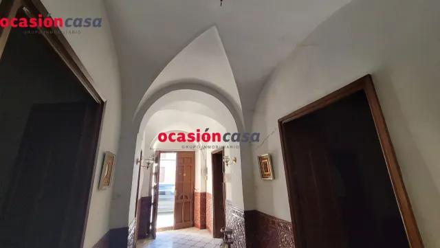 SE VENDE CASA Y PISO — 17