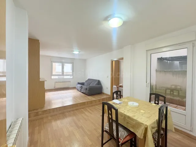 Piso en planta baja de primera transmisión, luminoso y con 3 habitaciones — 3
