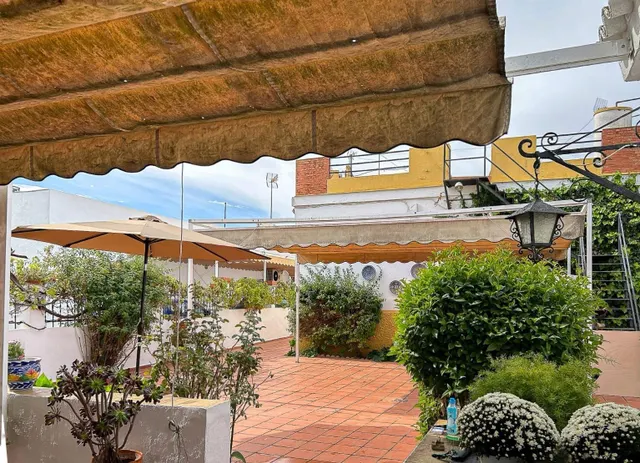 ¡oportunidad única en el corazón de Gines! — 42