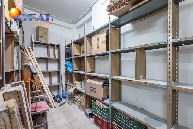 Estos dos grandes locales en pleno centro de Granada ofrecen una oportunidad única para tu negocio. — 7