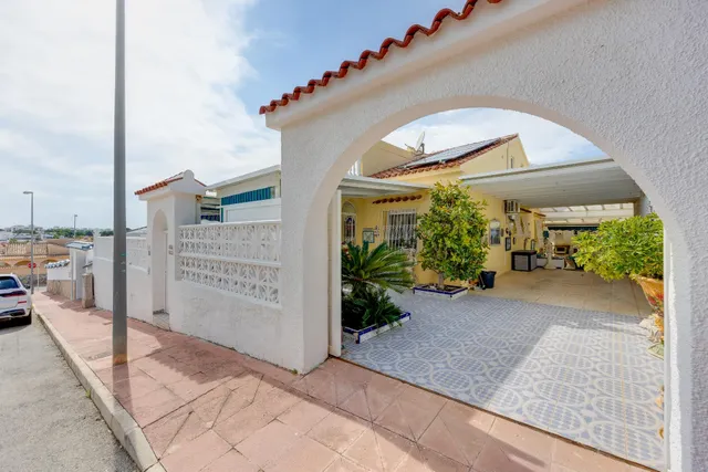Venta de Villa Independiente con piscina Villamartín Orihuela Costa — 22