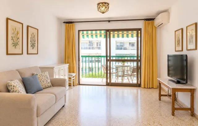 PISO DE 3 DORMITORIOS CON TERRAZA EN FUENGIROLA - foto 3