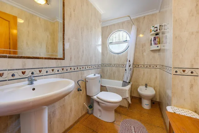 Bungalow en planta baja con amplio jardín privado y aparcamiento en Cabo Roig — 28