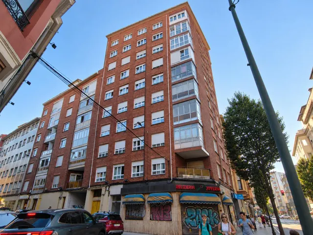 Piso luminoso con vistas al mar en La Calzada, Gijón | 3 habitaciones — 22