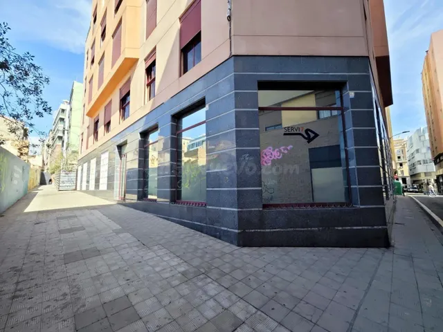 ¡LOCAL COMERCIAL EN ALQUILER CON EXCELENTE VISIBILIDAD! - foto 2