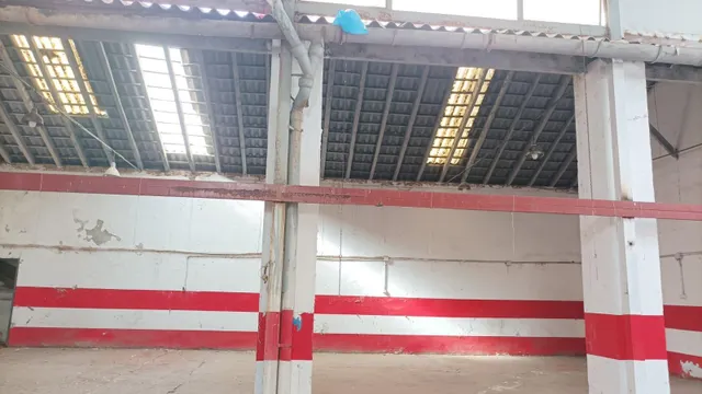 Gran local comercial a la venta — 5