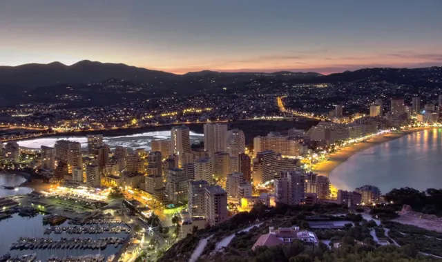 ÁTICOS DE LUJO DE OBRA NUEVA CON VISTAS AL MAR EN CALPE. — 22