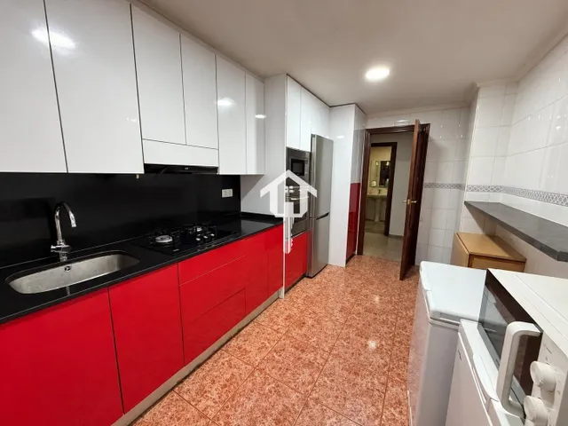 PISO EN VENTA EN ALICANTE. ZONA DE LA FLORIDA. 114m2, 3 habitaciones DOBLES, 1 BAÑO COMPLETO Y UN ASEO. PRIMERA PLANTA CON ASCENSOR. — 11