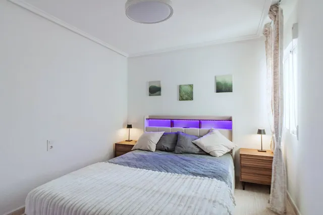 Apartamento elegantemente reformado, céntrico y espacioso. Balcón con orientación oeste ¡y a solo 550 m de Playa del Cura! — 16