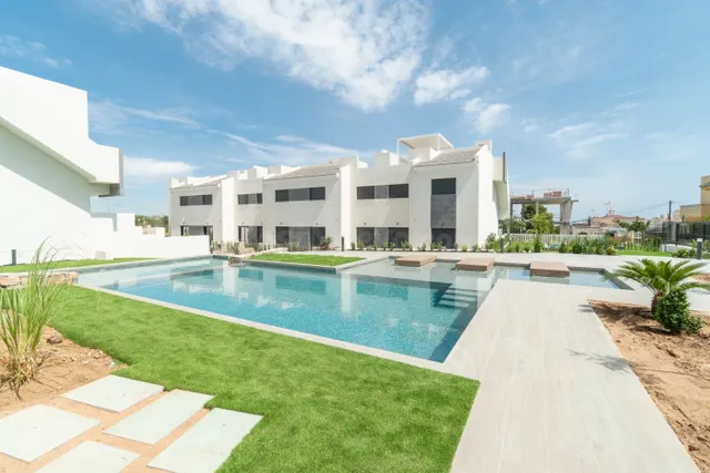 VIVIENDA EN PLANTA BAJA DE 3 DORMITORIOS EN LOS BALCONES - foto 5