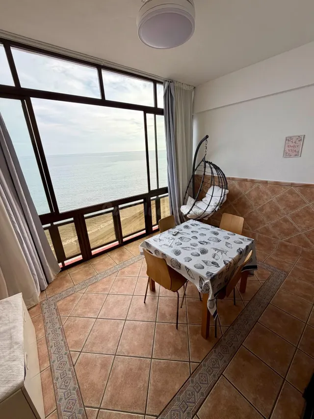 PISO EN ALQUILER EN PRIMERA LINEA DE PLAYA EN BENALMADENA — 4