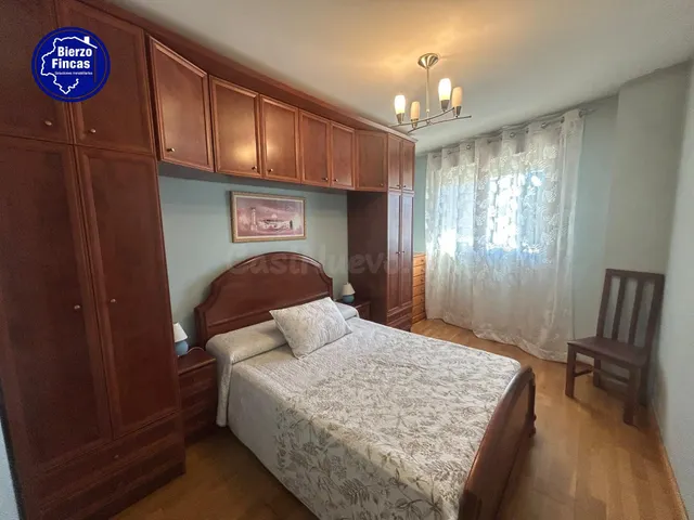SE ALQUILA PISO EN LA ZONA ALTA DE PONFERRADA — 3