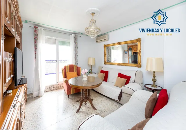 ¡Oportunidad única! Ático de 4 dormitorios y 2 baños con gran terraza frente al Colegio Agustinos (Arabial) — 19