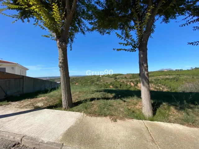 Parcela residencial de 2.000 m2 en Castellbisbal — 4