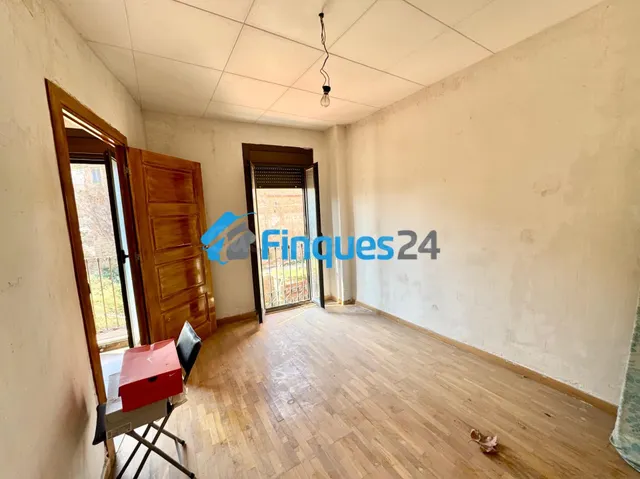 OPORTUNIDAD ÚNICA EN EL CENTRO DE MANRESA – IDEAL INVERSORES - foto 3
