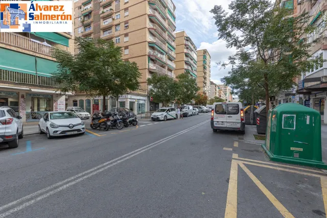 Piso de 3 dormitorios en calle milán, zaidín | muy luminoso y con gran potencial — 32