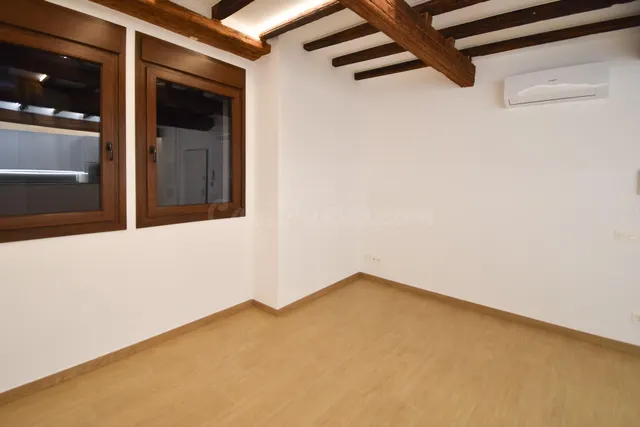 ¡Precioso Piso de 3 habitaciones acabado de reformar en Berga! — 5