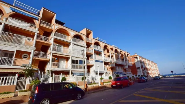 Ático con solárium propio, sur, a 200 m de la playa La Mata - foto 2