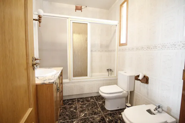 EXCELENTE CASA EN EL CENTRO DE BAZA!!!! — 37