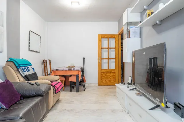 OPORTUNIDAD DE AMPLION PISO EN CHURRIANA DE LA VEGA, JUNTO PARADA DEL METRO — 12