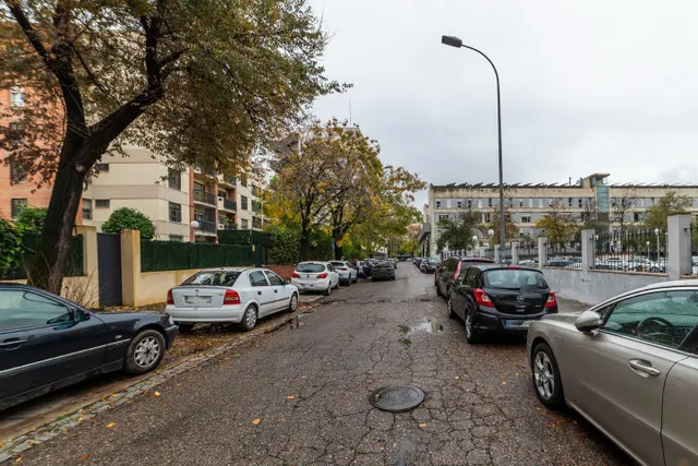 Piso reformado con piscina y garaje — 39