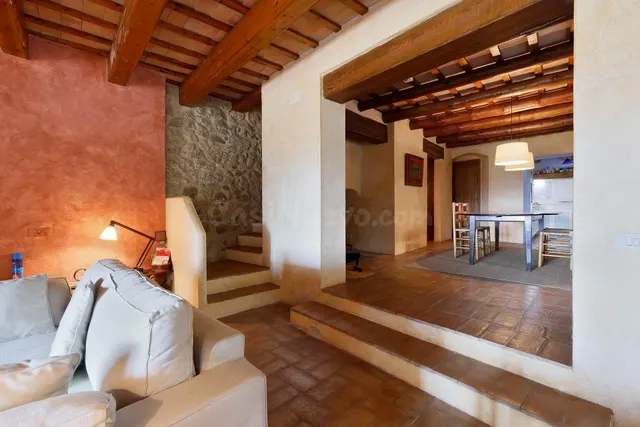 Excelente casa de pueblo con vistas al emporda en perfecto e - foto 5
