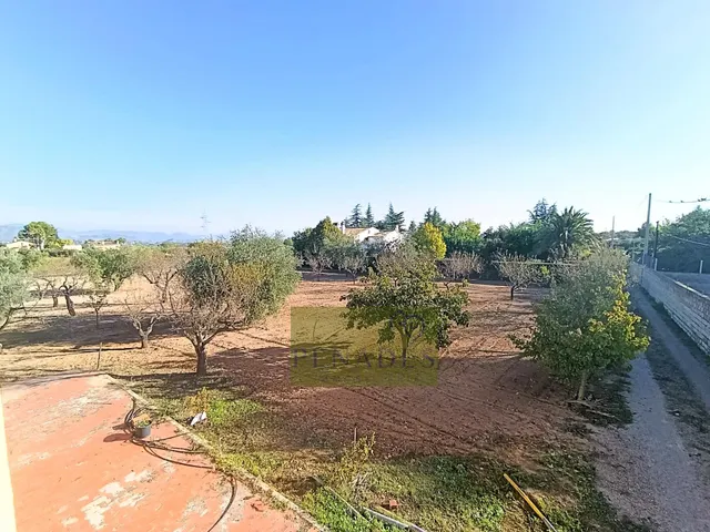 CHALET MUY CERCA DE LA POBLACION — 12