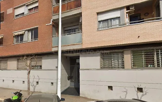 SE VENDE piso OKUPA en C CL FRANCESC LARRODE ARTOLA,10 Esc:6 - foto 2