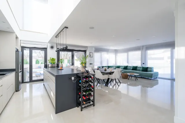 Chalet de lujo en venta en Colmenarejo con piscina climatizada — 19