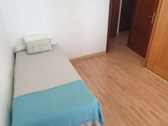 Piso junto calle san anton y recogidas — 24