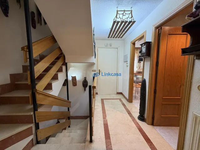 Chalet en Velilla de San Antonio, Madrid de 269 m2 con pisci - foto 5