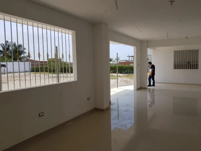 Casa con terreno 200m² en venta - Tierra Baja — 13