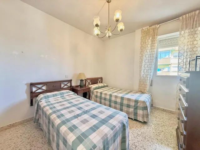 ¡vistas al mar desde la novena planta! terraza de 20 m2 en el centro de Fuengirola — 13
