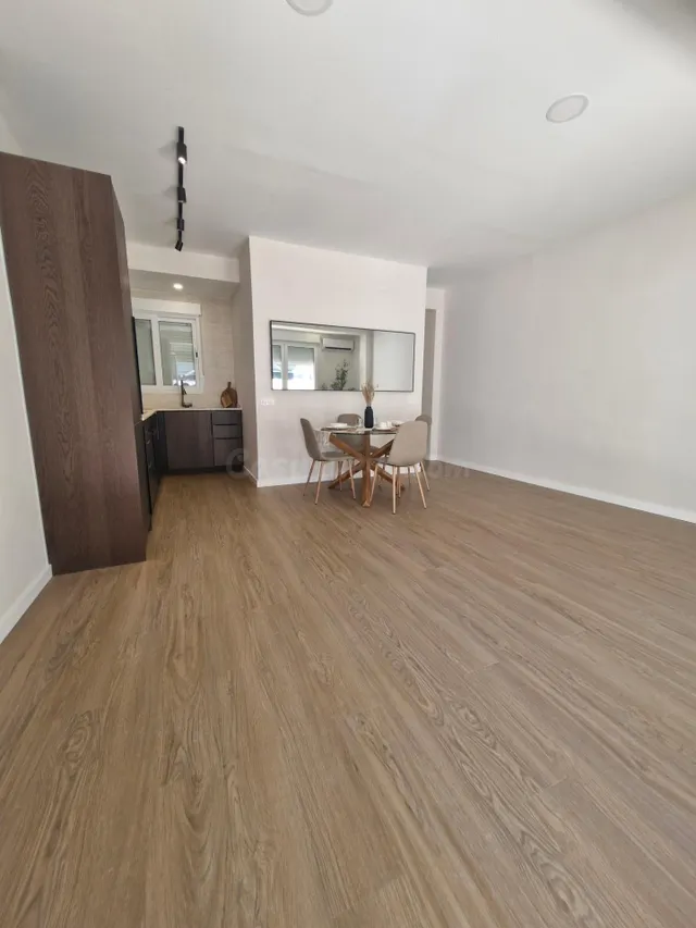 ¡EXCLUSIVO PISO DE DISEÑO CON TERRAZA JUNTO AL JARDÍN DE AYO - foto 3