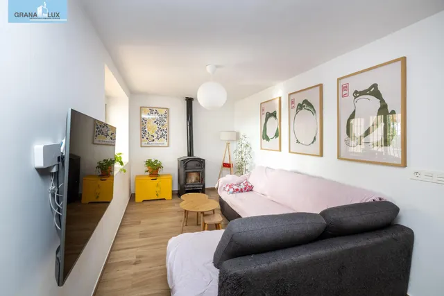 ¡Tu hogar soñado te espera en esta espectacular casa reformada! — 11
