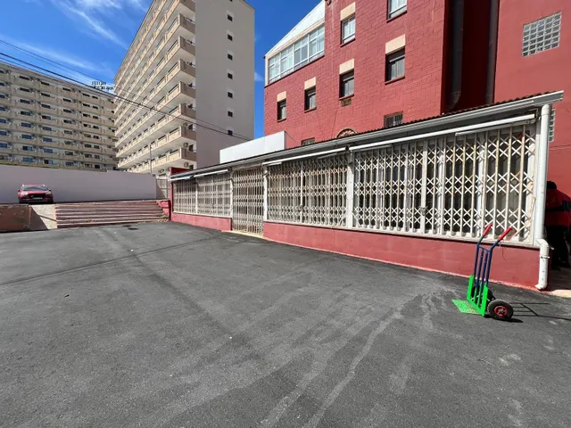LOCAL COMERCIAL EN CABO ZERVERA. 300 M2. A 100 METROS DEL MAR. — 2