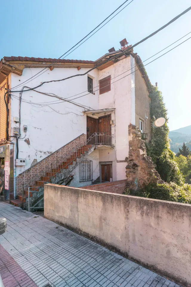 Piso con vistas a la montaña, al mejor precio en buen estado en Aller — 33