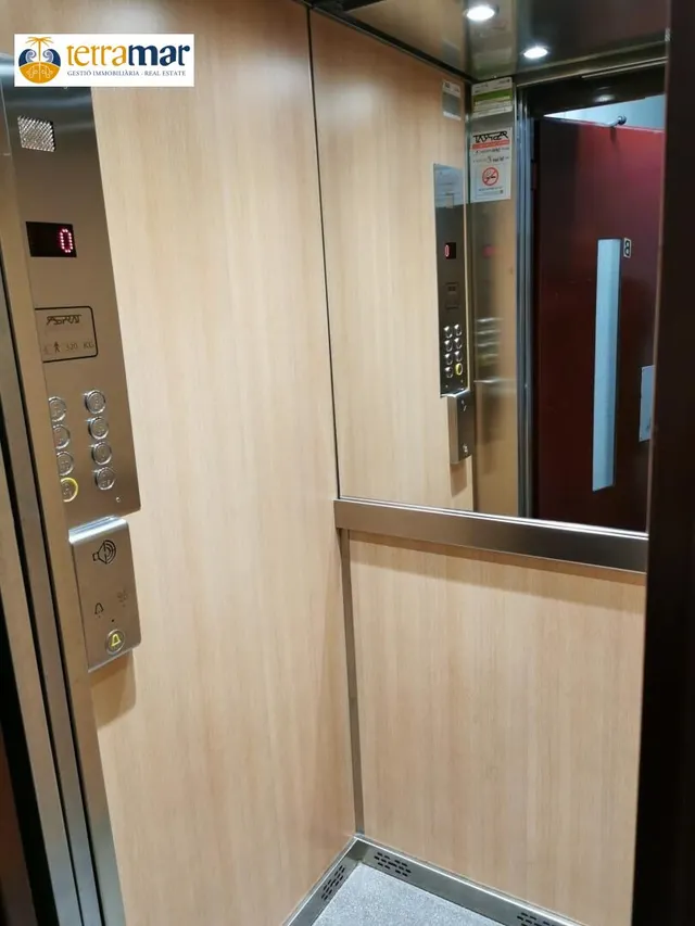 Amplio piso en pleno centro de cornellà con gran terraza — 29