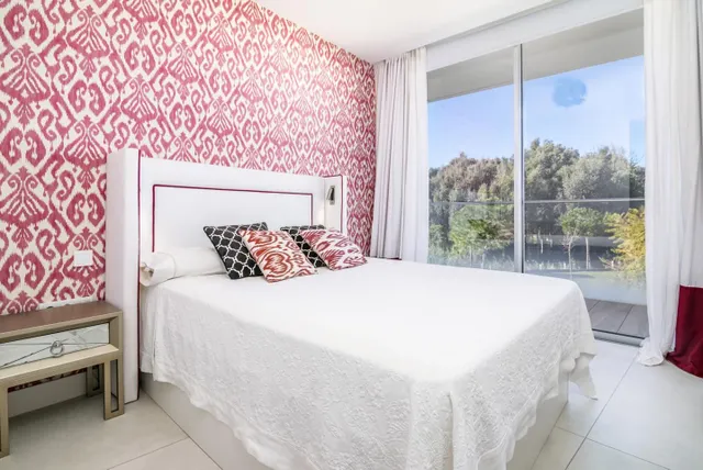 Apartamento de 2 dormitorios con vistas al mar en Estepona — 16