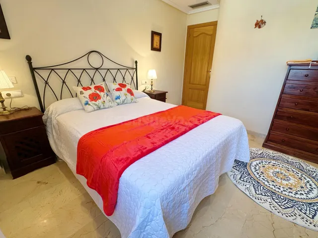 EXCLUSIVO APARTAMENTO EN PRIMERA LÍNEA DEL CAMPO DE GOLF DE 