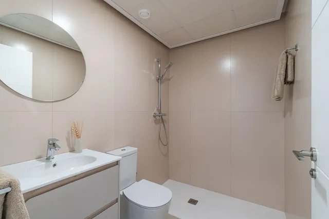 APARTAMENTO DE 2 DORMITORIOS EN PLAYA FLAMENCA — 24