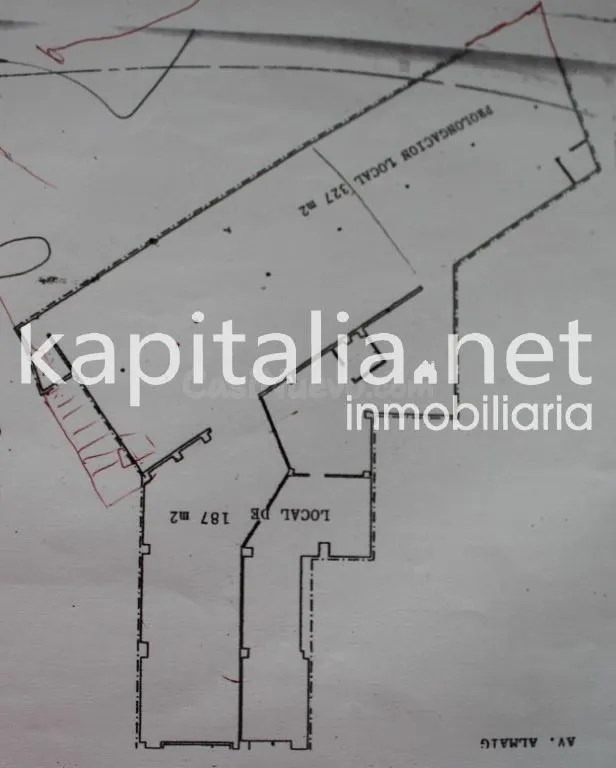 VENTA DE GRAN LOCAL COMERCIAL 187m2